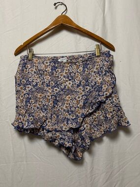 3/$25 Patrons of Peace wrap floral shorts/skirt